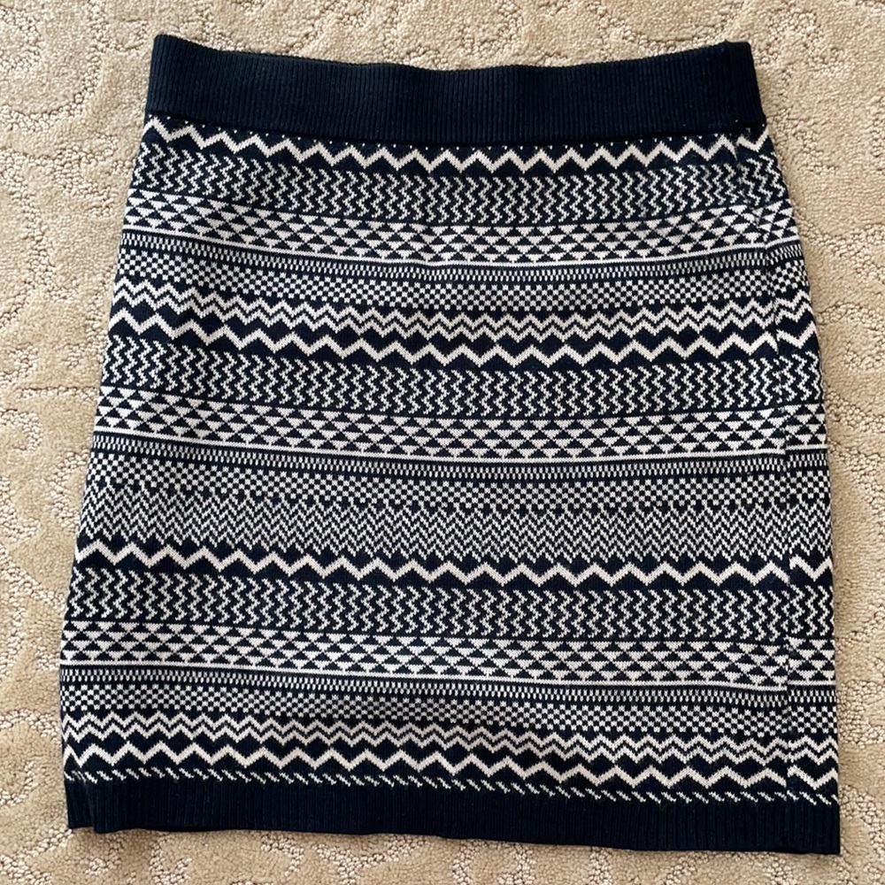 Patterned skirt - Picture 3 of 4